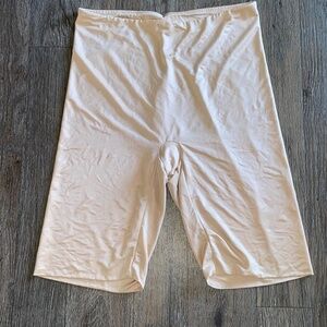 Spanx size 2x shapewear bottoms